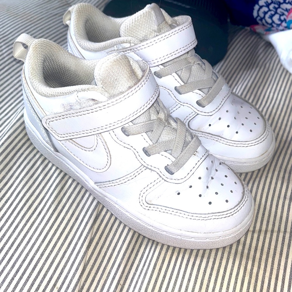 9C white Air Force slightly used